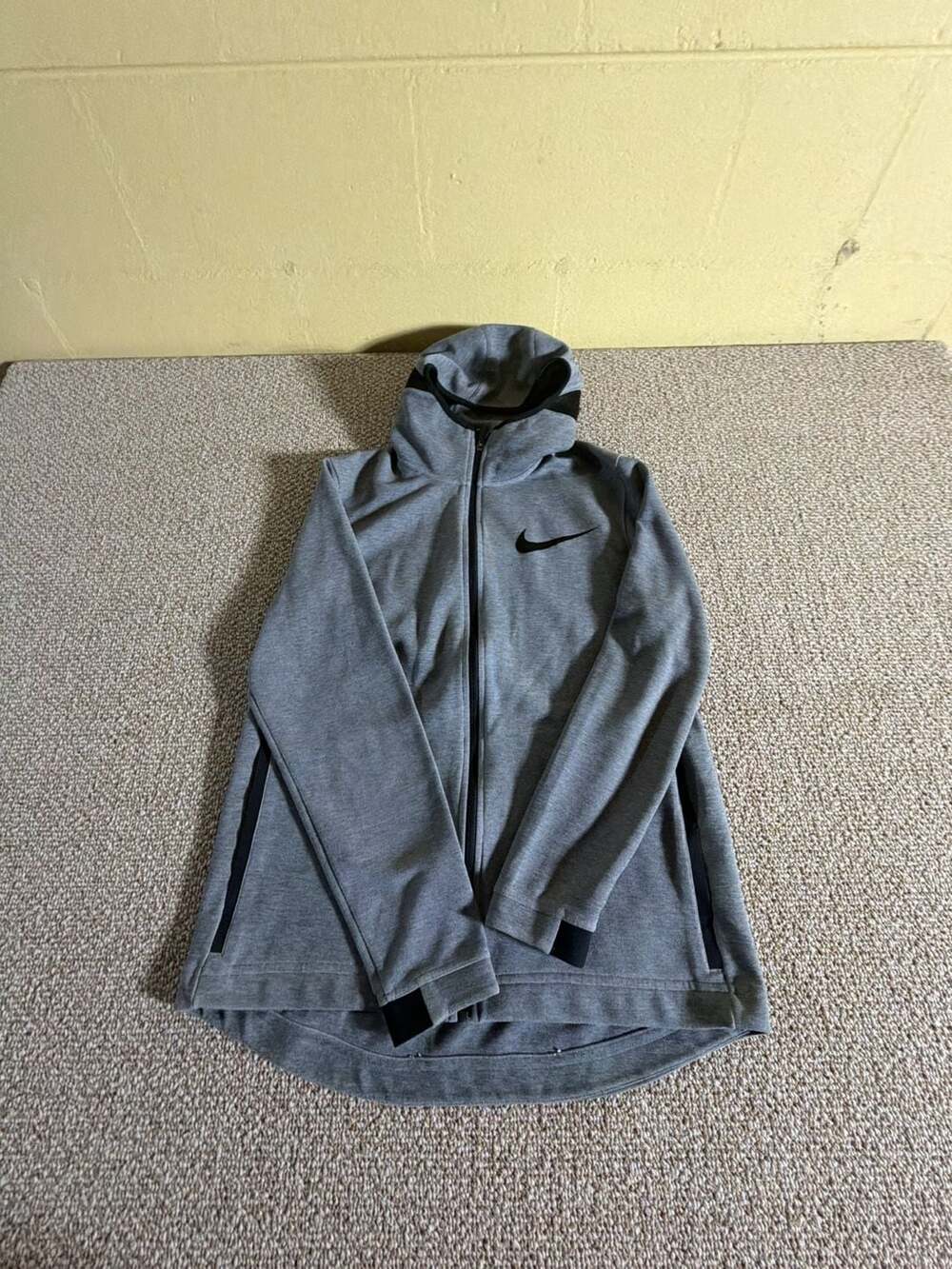 Nike Dry Hyper Elite Showtime Hoodie Size L Gray Polyester Full Zip
